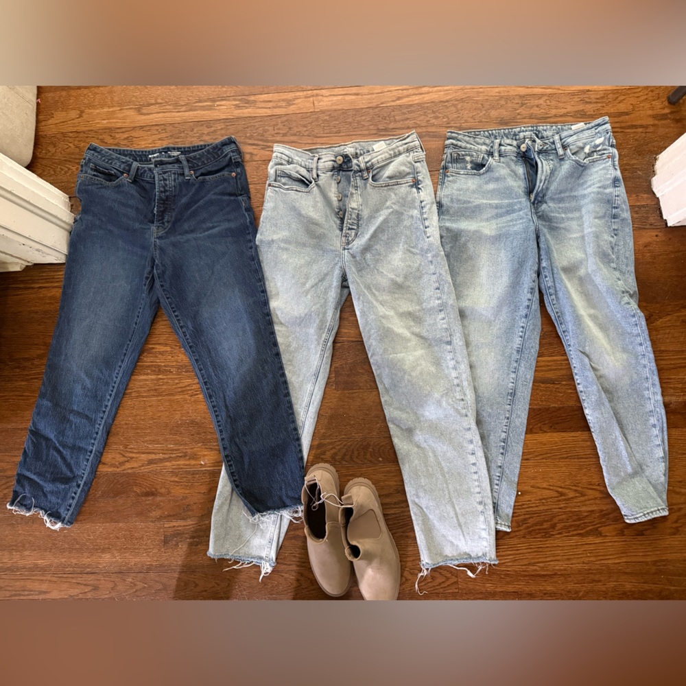 Classic High-Rise Light Wash Women’s Jeans